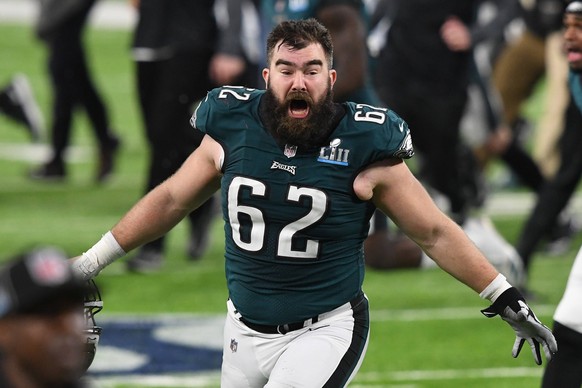 NFL, American Football Herren, USA Super Bowl LII-Philadelphia Eagles vs New England Patriots, Feb 4, 2018 Minneapolis, MN, USA Philadelphia Eagles center Jason Kelce 62 celebrates after defeating the ...