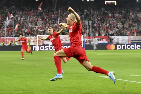 FC Red Bull Salzburg Erling Braut Haland celebrates after scoring against KRC Genk during the Champions League Group E at Red Bull Arena in Salzburg, Austria, Tuesday, Sept. 17, 2019. (AP Photo/Kersti ...