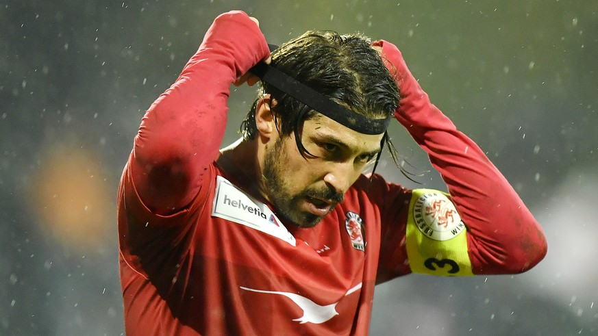 Der Winterthurer Davide Calla jubelt nach dem 1-0 beim Fussball-Cup 1/8-Finalspiel FC Winterthur gegen den FC Thun in Winterthur am Mittwoch, 30. Oktober 2019. (KEYSTONE/Walter Bieri)