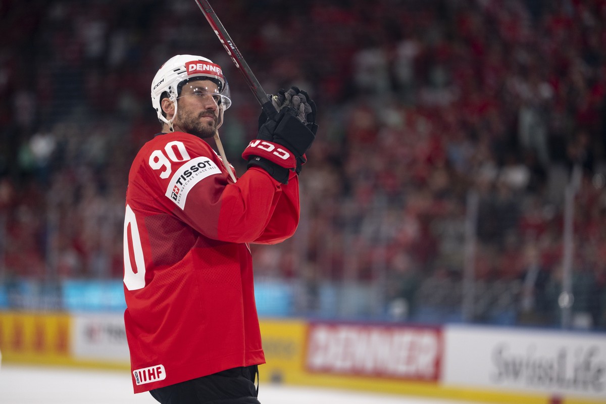 Switzerland's Roman Josi celebrates after the 2026 IIHF Men's Ice Hockey World Championship preliminary round group A game between Switzerland and Hungary, at the Swiss Life Arena in Zurich, ...