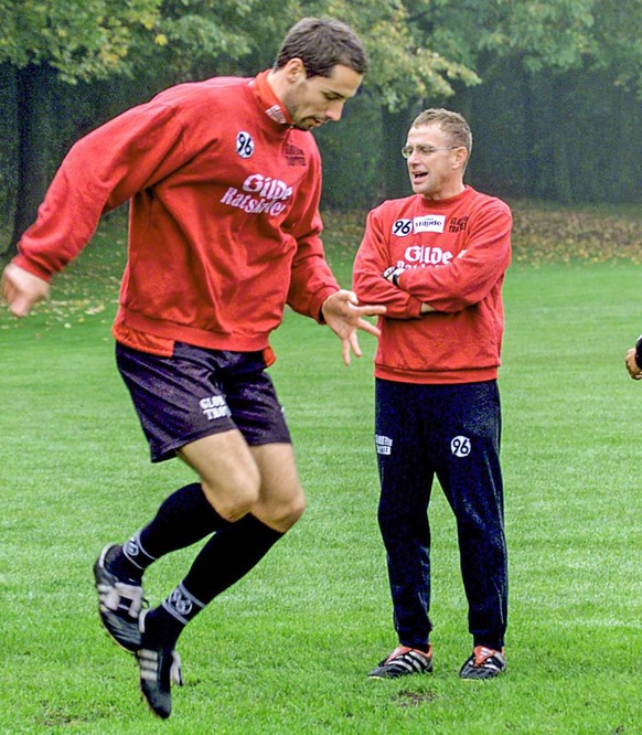 Trainer Rangnick (hinten) und sein damaliger Linksverteidiger Marco Rose.