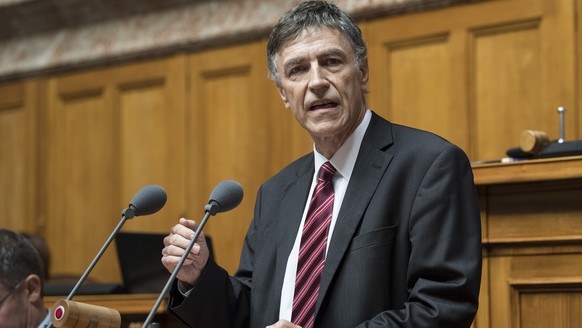 Nationalrat Luzi Stamm, SVP-AG, spricht an der Herbstsession der Eidgenoessischen Raete, am Freitag, 29. September 2017, in Bern. (KEYSTONE/ Peter Schneider)