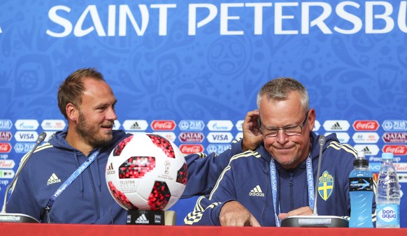 epa06857483 Sweden&#039;s head coach Janne Andersson (R) and Andreas Granqvist (L) attend a press conference in St.Petersburg, Russia, 02 July 2018. Sweden will face Switzerland in the FIFA World Cup  ...