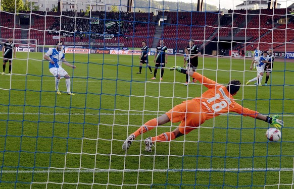 Shkelzen Gashi trifft vom Elfmeterpunkt zum 1:0. Es ist sein 18. Saisontreffer.