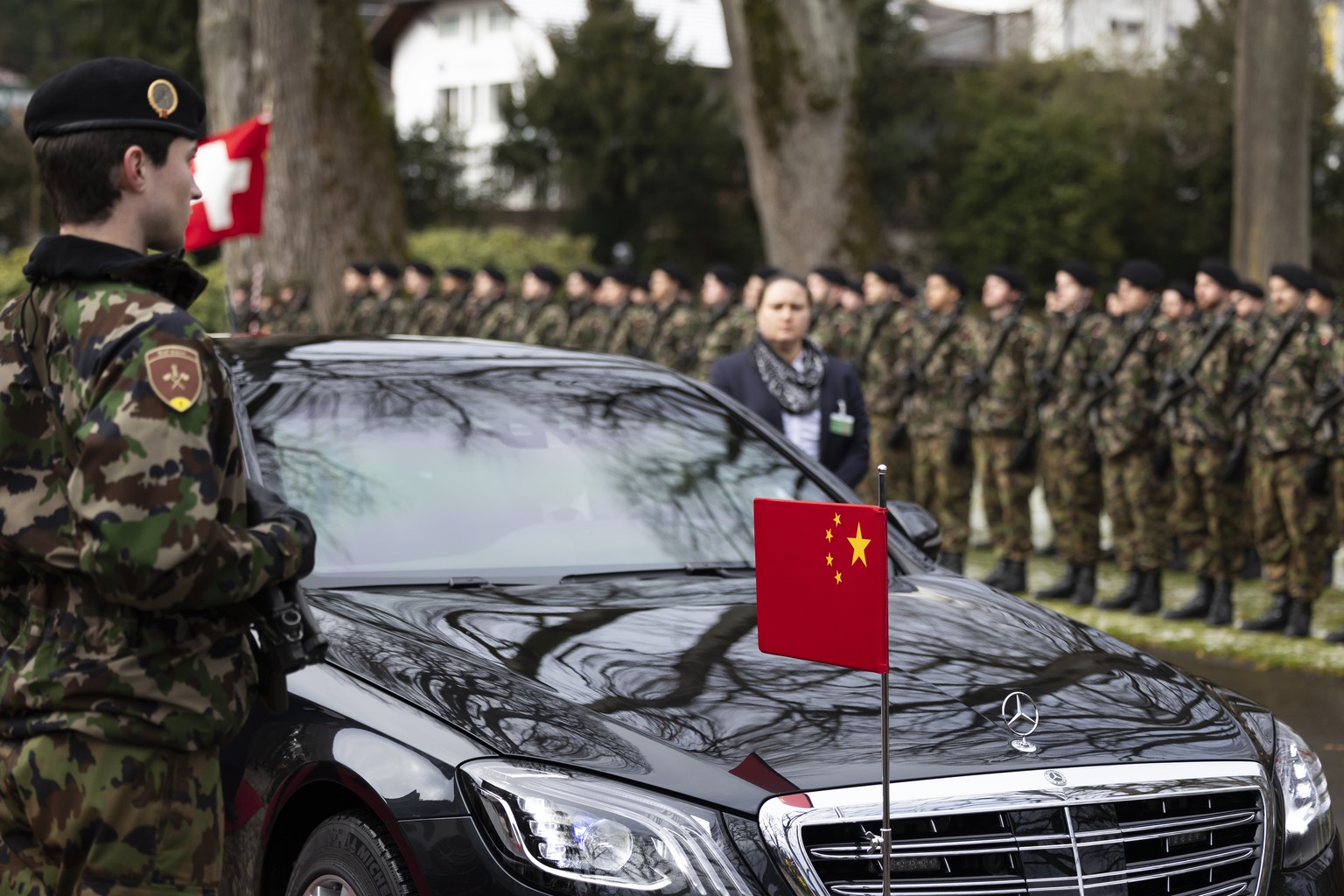 The limousine with Prime Minister of the People&#039;s Republic of China, Li Qiang, arrives during an official visit in Kehrsatz near Bern, Switzerland, Monday, January 15, 2024. The Prime Minister of ...