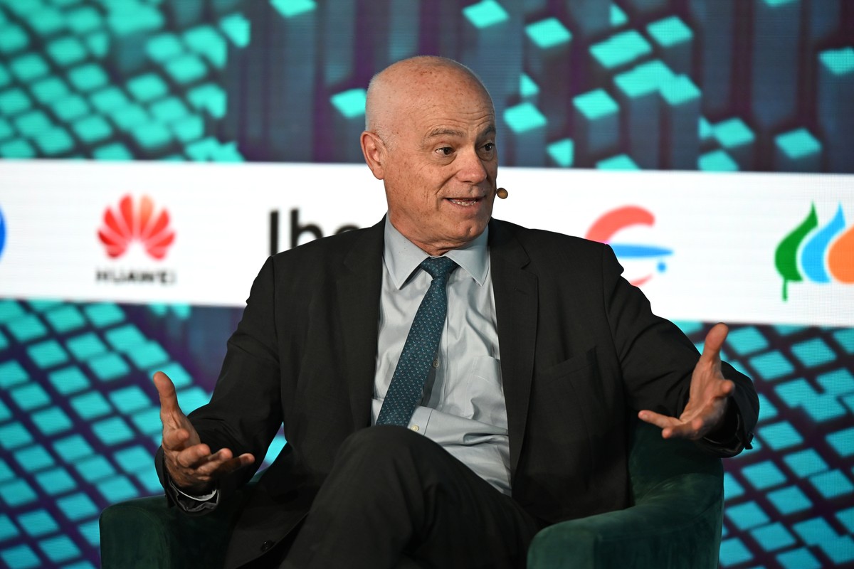 epa12142707 Chairperson of the European Banking Authority (EBA) Jose Manuel Campa speaks as he attends the second day of the Creo 2025 Forum, in Madrid, Spain, 29 May 2025. The forum is organized by t ...