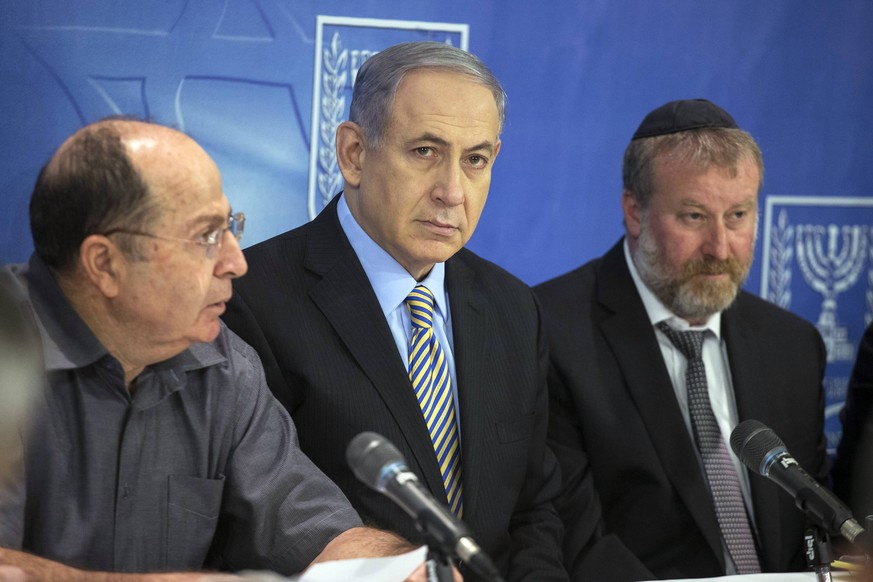 Benjamin Netanjahu bei der Kabinettssitzung am Sonntag: Bis es Ruhe für alle Bürger gebe, werde es lange dauern, sagte er.