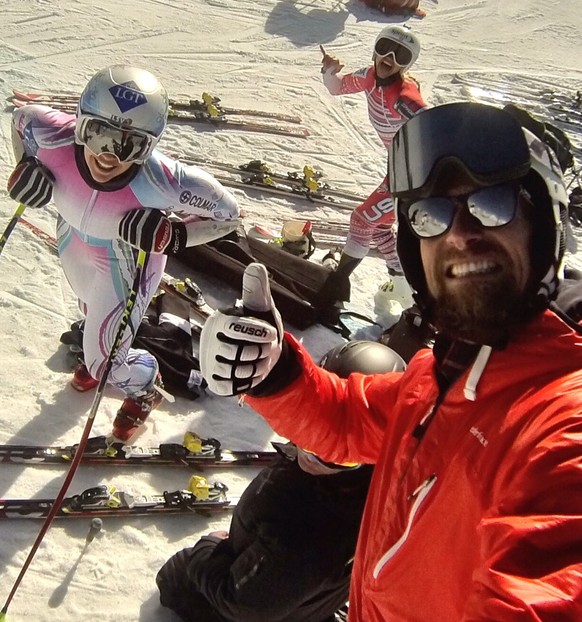 Spass auf dem Gletscher: Tina Weirather (l.), Julia Mancuso (hinten) und Marco Büchel.