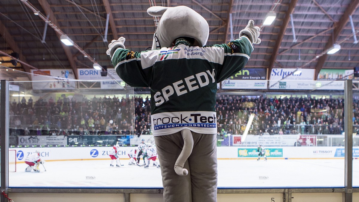 Maskottchen "Speedy" vom EHC Olten waehrend dem Swiss Ice Hockey Cup 1/8 Final zwischen dem EHC Olten und dem EHC Biel-Bienne am Sonntag, 22. Oktober 2017, im Stadion Kleinholz in Olten. (KE ...