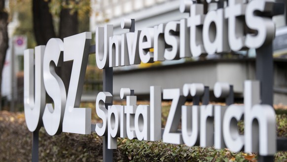 Das Logo vor dem Haupteingang vom Universitaets Spital Zuerich, aufgenommen am Dienstag, 10. November 2020 in Zuerich. (KEYSTONE/Ennio Leanza).