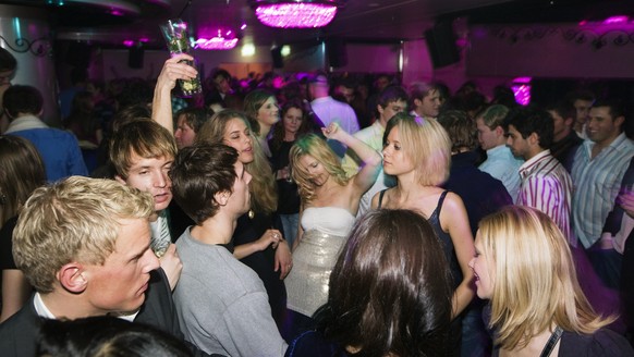 Guests dance the night away at the St. Germain nightclub in Zurich, Switzerland, pictured on June 3, 2008. (KEYSTONE/Martin Ruetschi)

Gaeste tanzen am 3. Juni 2008 im Nachtklub St. Germain in Zuerich ...