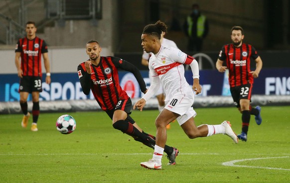 Stuttgart , Fu�ball Bundesliga VfB Stuttgart vs. Eintracht Frankfurt , von links: Djibril Sow Fra / Daniel Didavi VfB Gem�� den Vorgaben der DFL Deutsche Fu�ball Liga ist es untersagt, in dem Stadion  ...