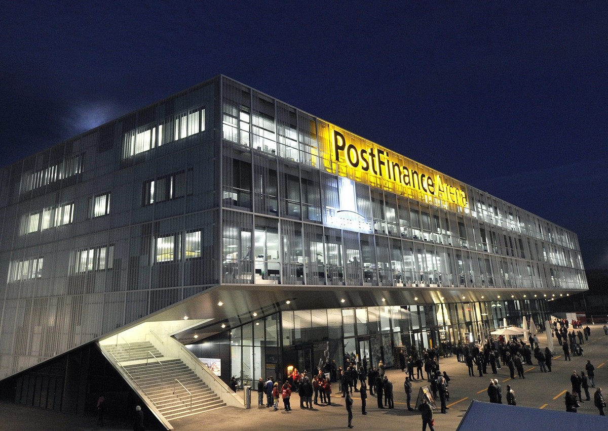 Sicht auf die PostFinance Arena, am Dienstag 18. Januar 2011, in Bern. Vom 24. bis 30. Januar 2011 findet hier die Eiskunstlauf Europameisterschaft statt. (KEYSTONE/Peter Schneider)