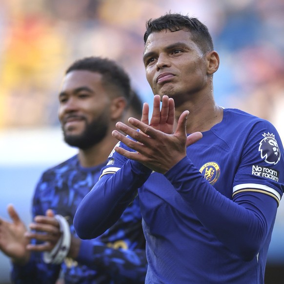 Chelsea&#039;s Thiago Silva applauds fans at the end of the English Premier League soccer match between Chelsea and Liverpool at Stamford Bridge Stadium in London, Sunday, Aug. 13, 2023. (AP Photo/Ian ...