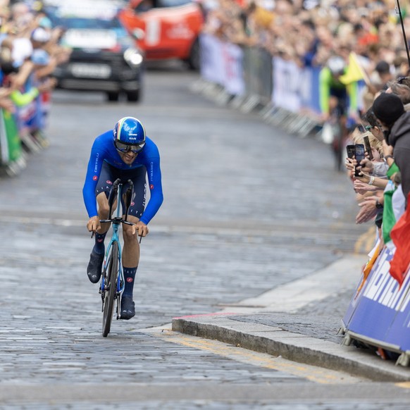 epa10795409 Filippo Ganna of Italy competes in the Men Elite Individual Time Trial of the Road Cycling events at the UCI Cycling World Championships 2023 in Stirling, Britain, 11 August 2023. EPA/ROBE ...
