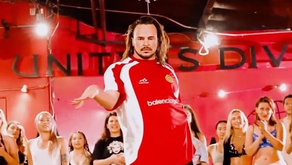 Ce prof de la Star Ac révèle être séropositif
L’ancien professeur de danse de la Star Academy Yanis Marshall vient de faire une révélation très personnelle. Dans un post Instagram, le chorégraphe anno ...