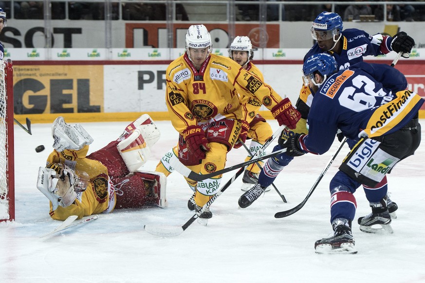 Biels Alexei Dostoinov erzielt das 1:0 gegen Tigers Kevin Hecquefeuille