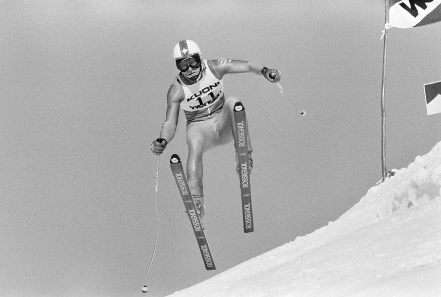Swiss Peter Mueller rides toward victory during the Lauberhorn downhill race on January 19, 1980 in Wengen in the canton of Berne, Switzerland. The rider from Zurich set a new course record on his vic ...