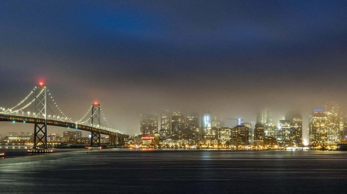 USA, California, San Francisco, 2019-07-11. Panoramic view of San Francisco at dusk with illuminated buildings in the mist. Photography by Francois Laurens / Hans Lucas.
USA, California, San Francisco ...