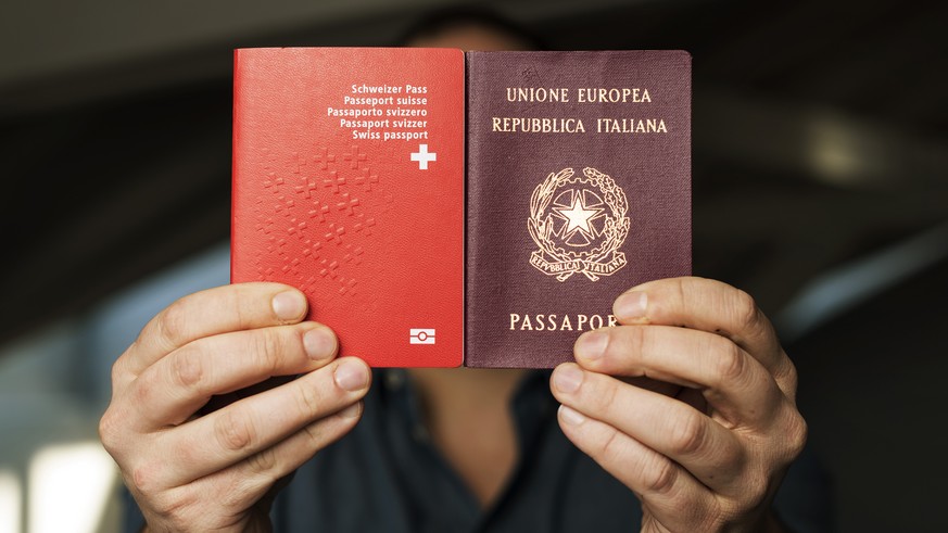 Einfacher zum roten Pass: Das fordern einige derzeit hängige Vorstösse im Parlament.