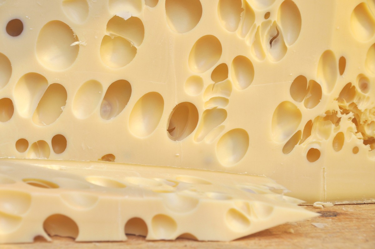 emmental käse löcher essen food schweiz