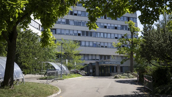 Das Bundesasylzentrum Bern, am Donnerstag, 4. August 2022, in Bern. Am Dienstag ist im Bundesasylzentrum im ehemaligen Zieglerspital bei mehreren Personen Diphtherie diagnostiziert worden. Zwei Stockw ...