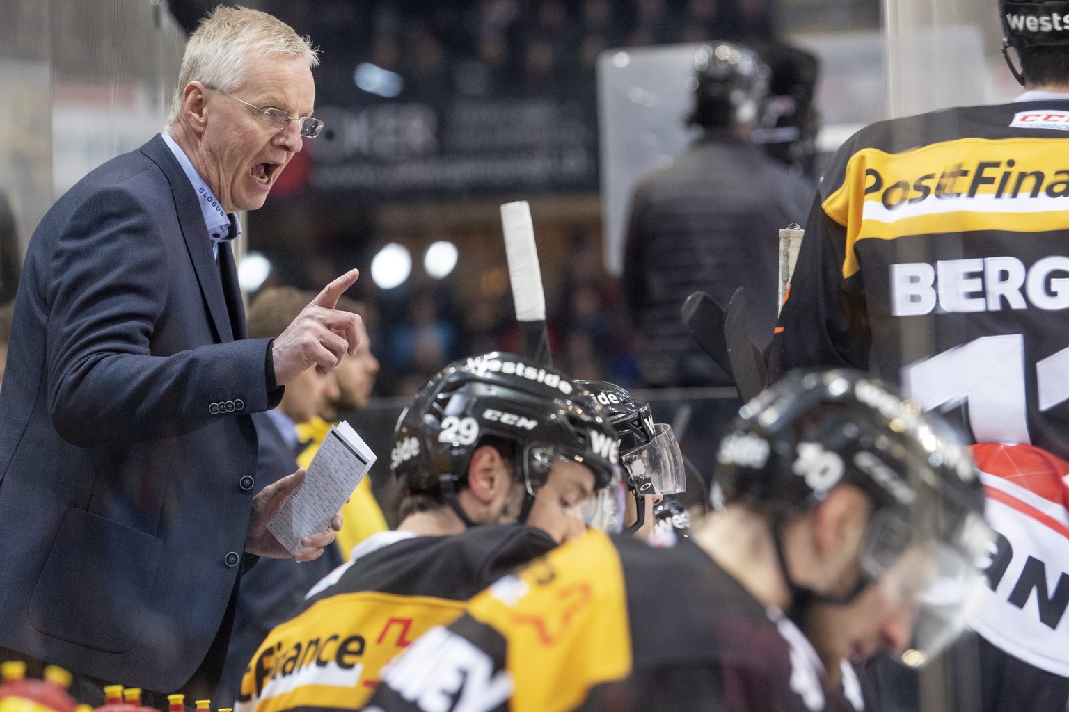 Berns Headcoach Kari Jalonen, waehrend dem ersten Playoff Halbfinalspiel der National League, zwischen dem SC Bern und dem EHC Biel, am Dienstag 26. Maerz 2019 in der Postfinance Arena in Bern. (KEYST ...