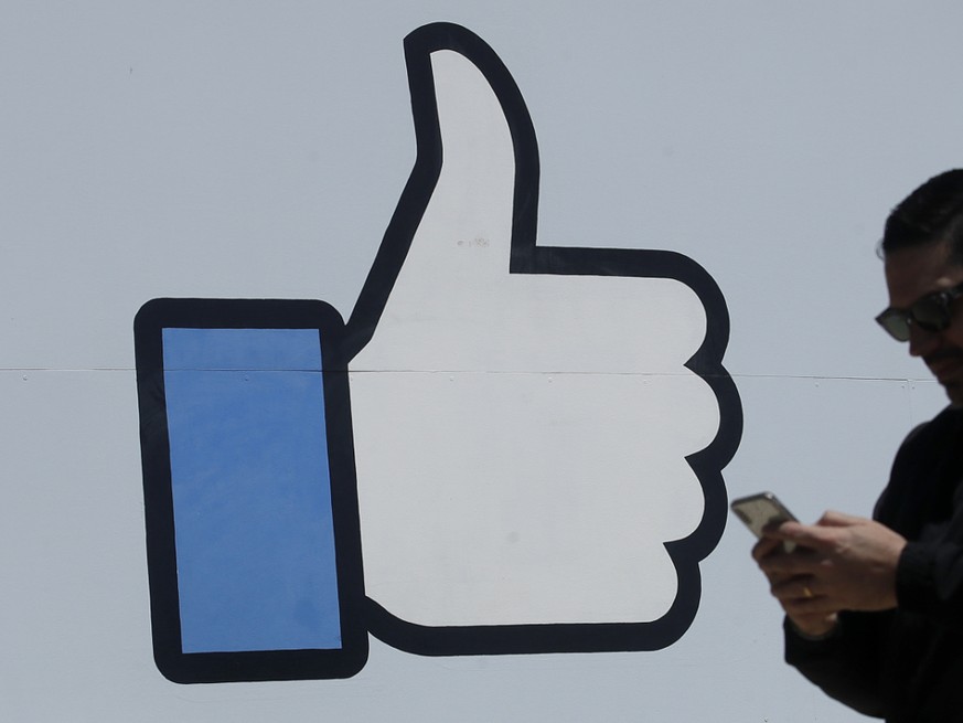 Wer Facebooks &quot;Like&quot;-Button auf seiner Internetseite einbaut, muss dafür laut einem Gerichtsurteil in der EU eine Einwilligung der Besucher einholen. (Symbolbild)