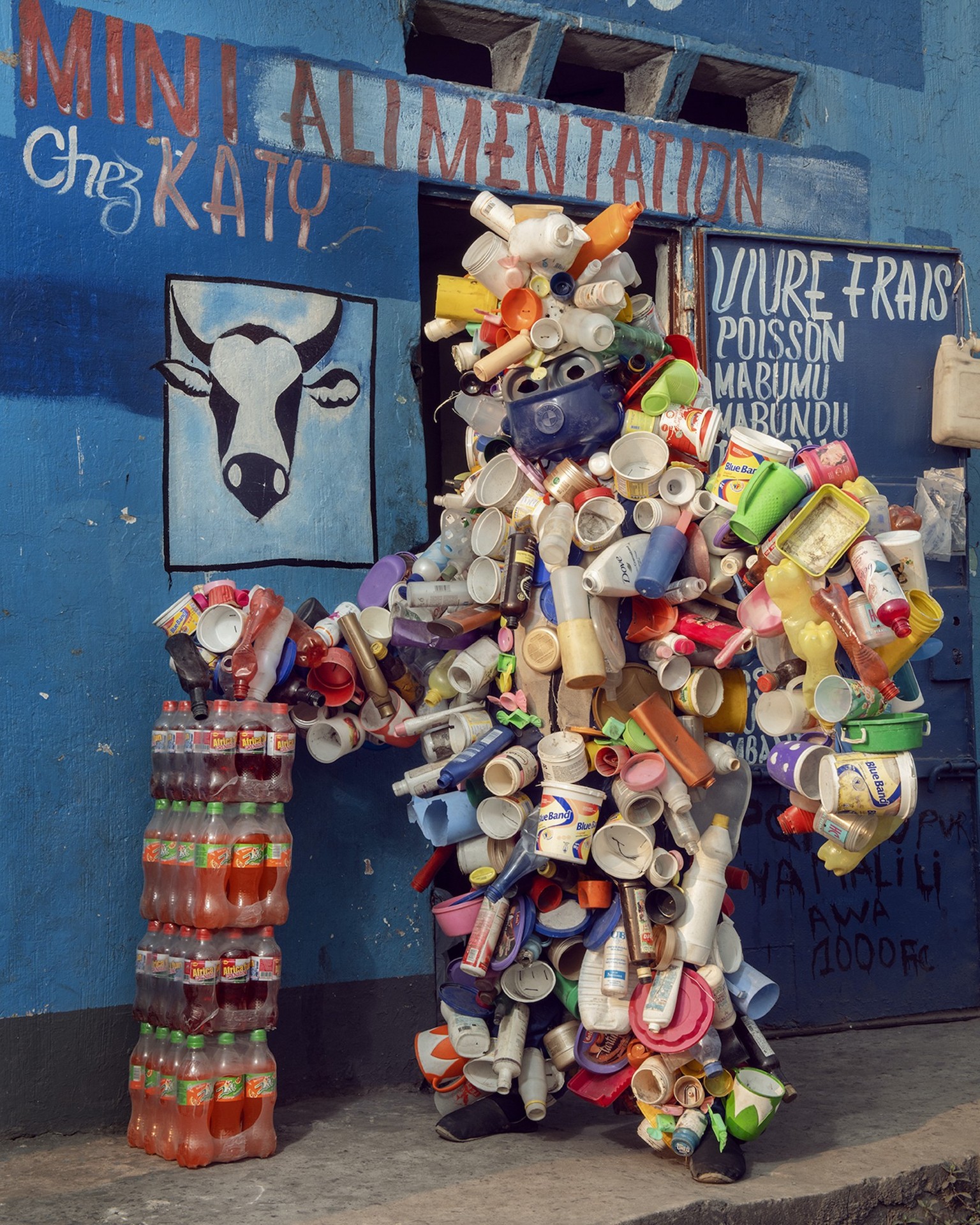 Homo detritus - Stephan Glaudieu Académie des Beaux-Arts de Kinshasa Demokratische Republik Kongo kunst abfall mode