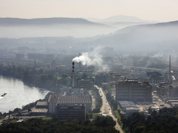 Während die Finanzbranche Aufwind verspürt, bleibt die Industrie unter Druck. (Archivbild)