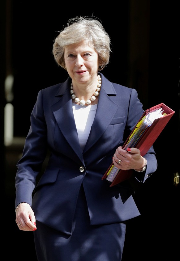 Britain&#039;s Prime Minister Theresa May leaves 10 Downing Street in London, Britain July 20, 2016. REUTERS/Paul Hackett