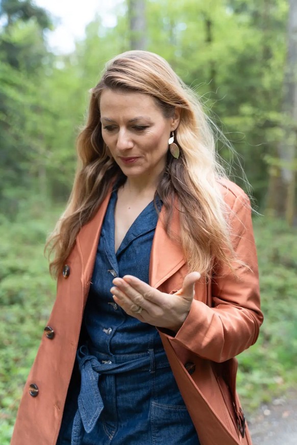 Übermässiger Konsum von Social Media kann die Hirnsubstanz verringern, sagt Barbara Studer