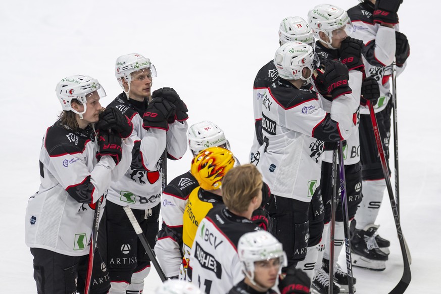 La deception des joueurs lausannois, lors de l'Acte 7 des quarts de finale des play-offs du championnat suisse de hockey sur glace de National League entre Lausanne HC, LHC, et Geneve-Servette HC ...