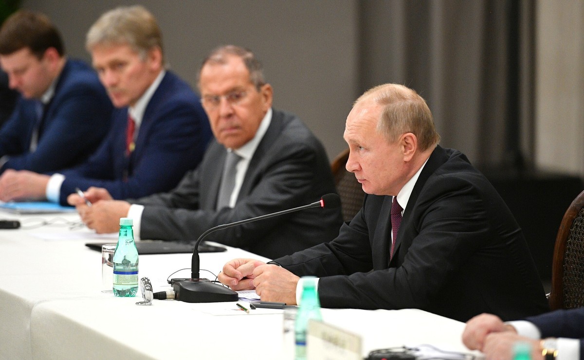 November 13, 2019. - Brazil, Brasilia. - Russia s President Vladimir Putin, Russia s Foreign Minister Sergey Lavrov, Russia s President spokesman Dmitry Peskov from R to L during a meeting with China  ...