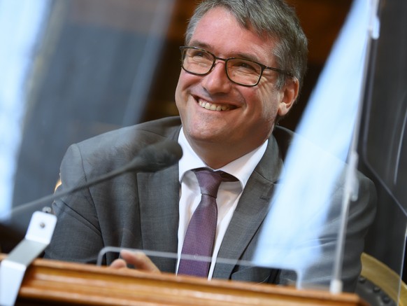 Christian Levrat, SP-FR, reagiert bei seinen Verabschiedung im Staenderat, vor den Schlussabstimmungen am letzten Tag, waehrend der Herbstsession der Eidgenoessischen Raete, am Freitag, 1. Oktober 202 ...