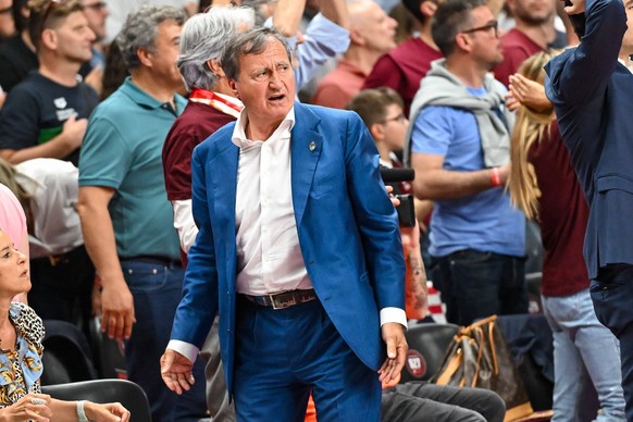 Venice, Italy: Luigi Brugnaro Mayor of Venice shows his disappointment during Umana Reyer Venezia vs Virtus Segafredo Bologna, Italian Basketball Serie A match in Venice, Italy, May 29 2024 Italian Ba ...