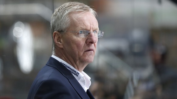 Berns Trainer Kari Jalonen im Eishockey Meisterschaftsspiel der National League A zwischen dem SC Bern und den ZSC Lions, am Montag, 2. Januar 2017, in der Postfinance Arena in Bern. (KEYSTONE/Peter K ...