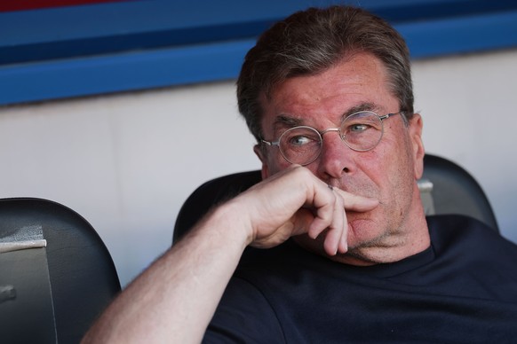 epa12993328 Head coach of Wolfsburg Dieter Hecking before the Bundesliga Relegation Play-offs 2nd leg soccer match between SC Paderborn and VfL Wolfsburg in Paderborn, Germany, 25 May 2026. EPA/CHRIST ...