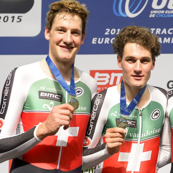 The Swiss Team with, from left to right, Stefan Kueng, Silvan Dillier, Frank Pasche and Thery Schir, pose with their medals after their second place in the Mens’s Team Pursuit Finals during the UCI Eu ...