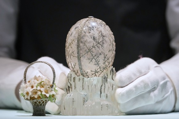 The Winter Egg by Faberge is displayed at Christie&#039;s auction rooms in London, Thursday, Nov. 27, 2025, it is expected to sell for in excess of 20 million UK Pounds when it is auctioned on Dec. 2. ...