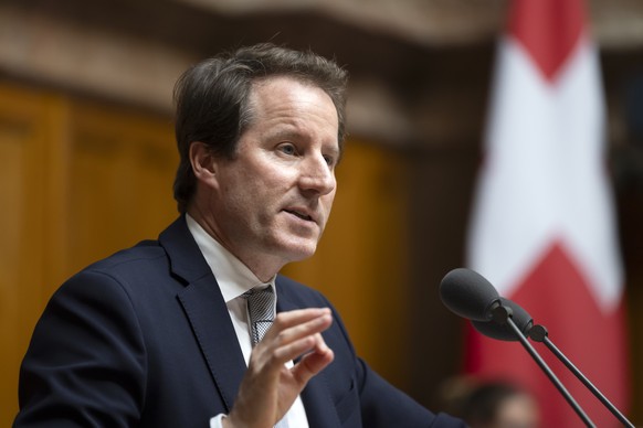 Thomas Aeschi, SVP-ZG, spricht waehrend der Debatte fuer eine zivilstandsunabhaengige Individualbesteuerung, waehrend der Herbstsession der Eidgenoessischen Raete, am Mittwoch, 25. September 2024, in  ...