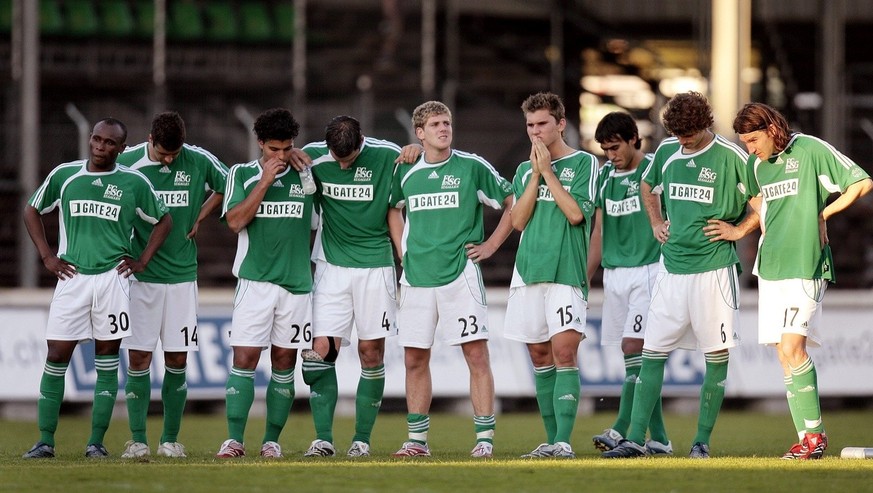 Lange Gesichter bei den Spielern des FC St. Gallen nach dem verlorenen Penaltyschiessen, beim Fussball UI-Cup Spiel zwischen dem FC St. Gallen und dem Moldavischen Club FC Dacia Chisinau, am Samstag,  ...