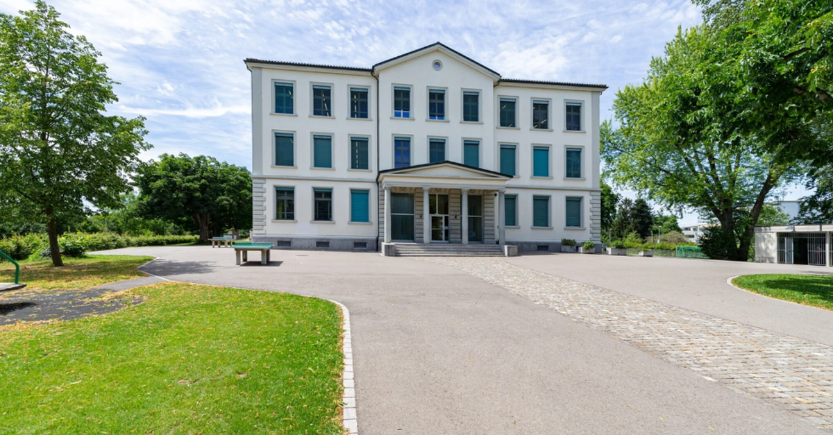 Nach-Entlassung-von-schwulem-Lehrer-Schule-Pf-ffikon-setzt-Massnahmen-angemessen-um