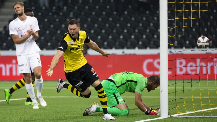 YBs Christian Fassnacht jubelt nach seinem Tor zum 2-1 gegen Zuerichs Torhueter Janick Brecher, im Super League Spiel zwischen dem BSC Young Boys Bern und dem FC Zuerich, am Samstag, 19. September 202 ...