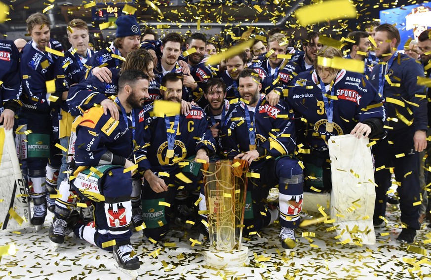 ARCHIVBILD ZUM VERZICHT DES SC LANGENTHALS AUF DIE LIGAQUALIFIKATION, AM FREITAG, 5. APRIL 2019 - Langenthals Spieler den Swiss League Schweizer Meistertitel, nach dem vierten Playoff Finalspiel der S ...