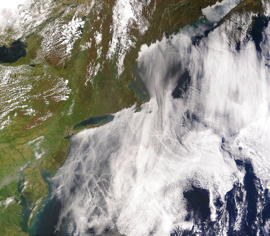 Die Abgase von Schiffen verursachen bereits heute mehr und hellere Wolken über den Ozeanen.