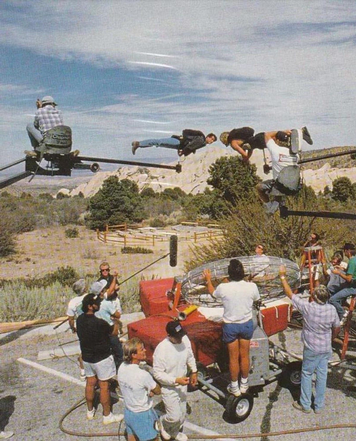 Point Break - Keanu Reeves and Patrick Swayze simulate skydiving whilst mounted to rigs (1991)

https://www.facebook.com/FarOutCinema/photos/547206773663377