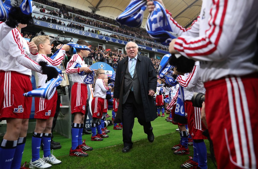 epa09561616 (FILE) - German former soccer player Uwe Seeler is honoured on his 80th birthday before the home match of the HSV against Borussia Dortmund at Volksparkstadion in Hamburg, Germany, 05 Nove ...