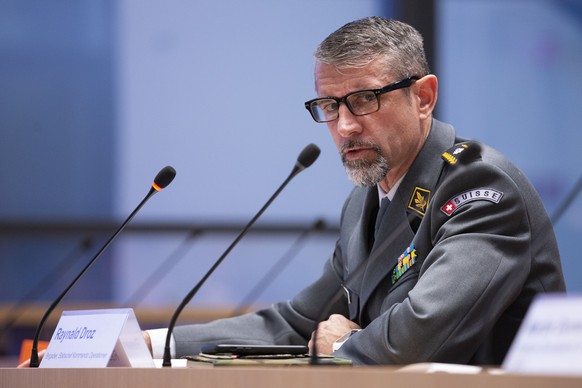 Raynald Droz, Brigadier, Stabschef Kommando Operationen VBS, spricht waehrend einer Medienkonferenz zur Situation des Coronavirus, am Samstag, 21. Maerz 2020 in Bern. (KEYSTONE/Peter Klaunzer)