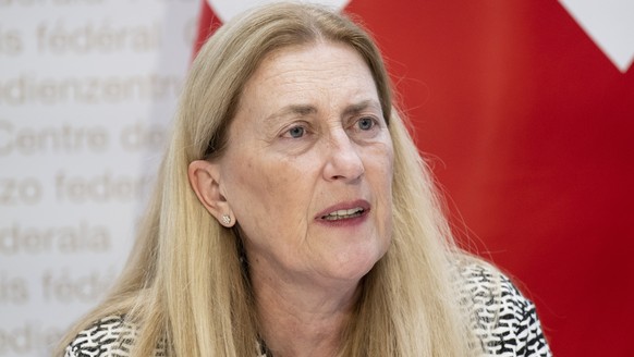 Staatsekretaerin Helene Budliger Artieda, Direktorin des Staatssekretariats fuer Wirtschaft SECO, spricht an einer Medienkonferenz zum Lohnschutz, am Freitag, 21. Maerz 2025, in Bern. (KEYSTONE/Peter  ...